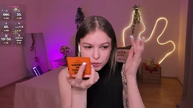 Lisa Blossom online show from 05-06-26, 06:06