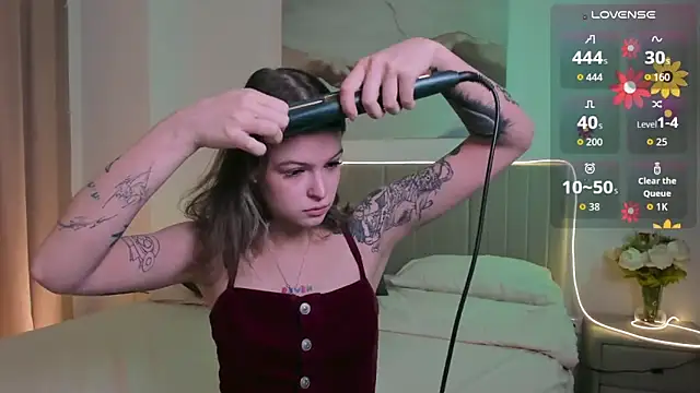 Lisa Blossom online show from 11-14-25, 06:06