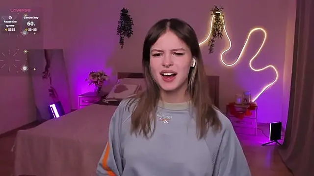 Lisa Blossom online show from 04-11-26, 06:10