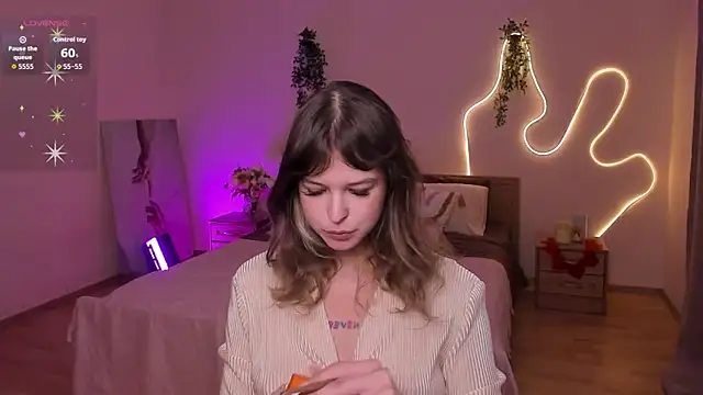 Lisa Blossom online show from 04-27-26, 06:11