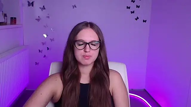 Snapshot of Aurora_White chatting on 09-10-25, 11:09 Aurora White online show from 09-10-25, 11:09