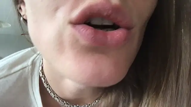 Scorpion Peach online show from 09-18-25, 09:23