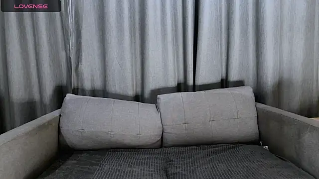 Snapshot of penny_coco chatting on 02-13-26, 04:18 penny coco online show from 02-13-26, 04:18