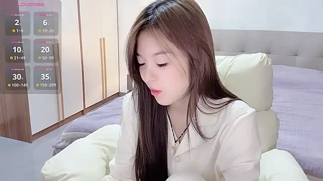 T-LL77- online show from 10-08-25, 06:19