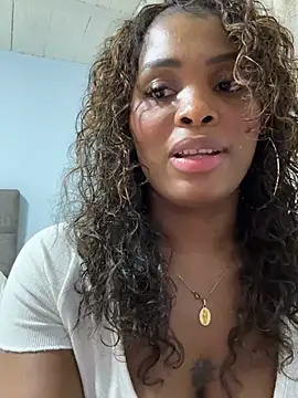 Snapshot of ArianaBeake chatting on 04-19-26, 04:30 ArianaBeake online show from 04-19-26, 04:30