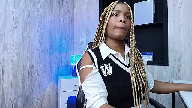 ArianaBeake online show from 10-04-25, 04:08