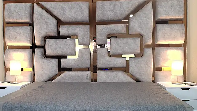 ArianaBeake online show from 11-20-25, 08:20