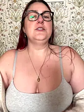 Snapshot of Lacey-BBW chatting on 09-30-25, 08:26 Lacey-BBW online show from 09-30-25, 08:26