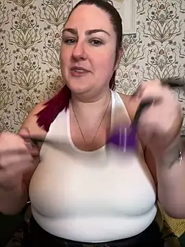 Snapshot of Lacey-BBW chatting on 10-10-25, 10:43 Lacey-BBW online show from 10-10-25, 10:43