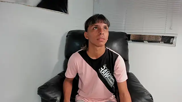 tyler twink boy online show from 01-11-26, 01:40