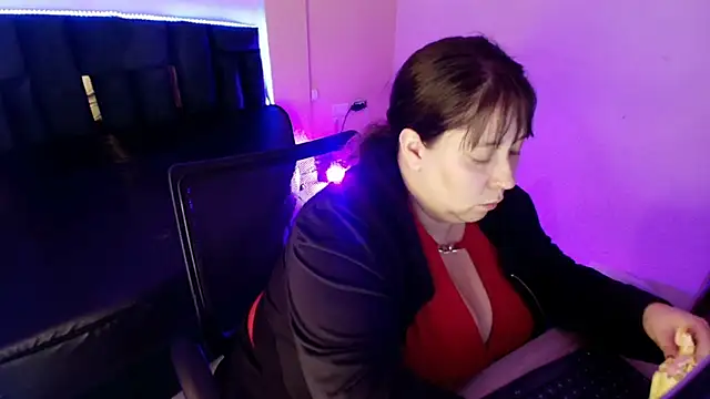  Emily rosee  online show from 12-02-25, 11:34