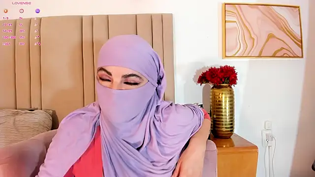 Snapshot of najwa__ chatting on 05-02-26, 05:56 najwa online show from 05-02-26, 05:56