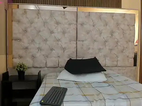 shantall 05 online show from 04-11-26, 05:49