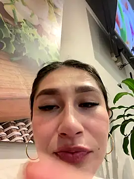 Snapshot of Isa_Villamarin chatting on 10-03-25, 03:35 Isa Villamarin online show from 10-03-25, 03:35