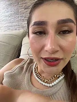Snapshot of Isa_Villamarin chatting on 10-18-25, 08:55 Isa Villamarin online show from 10-18-25, 08:55