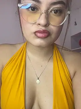 Isa Villamarin online show from 03-07-26, 02:11