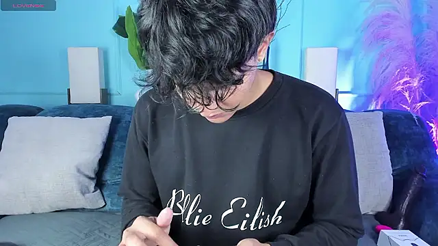 Leo Savage  online show from 01-07-26, 03:33