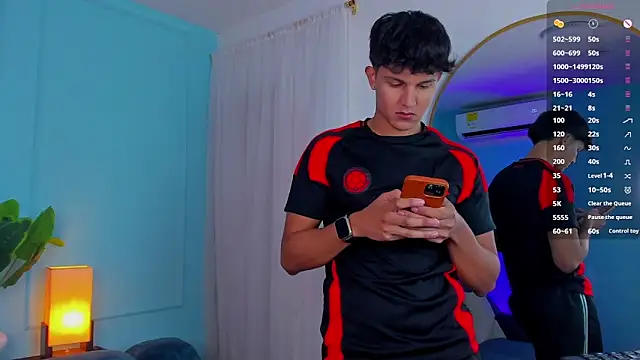 Leo Savage  online show from 02-01-26, 03:49