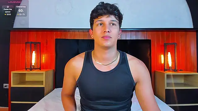 Leo Savage  online show from 05-24-26, 04:12