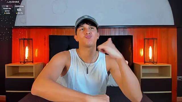 Leo Savage  online show from 05-10-26, 04:49