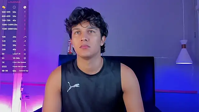 Leo Savage  online show from 11-23-25, 03:27