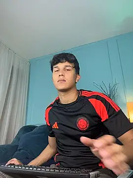 Leo Savage  online show from 03-08-26, 03:10