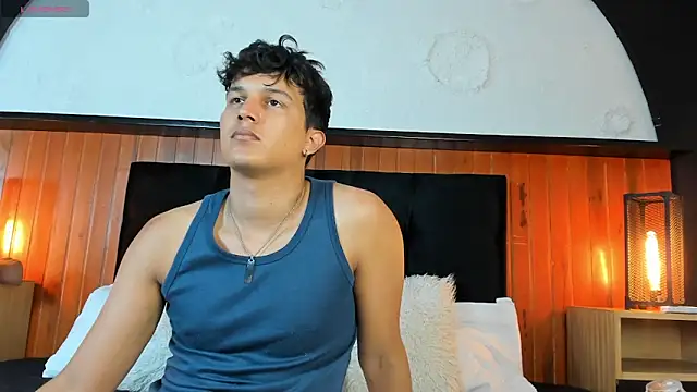 Leo Savage  online show from 05-08-26, 04:05