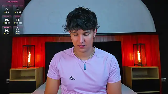 Leo Savage  online show from 05-22-26, 04:21