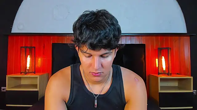 Leo Savage  online show from 05-26-26, 04:10