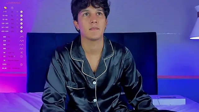 Leo Savage  online show from 11-11-25, 04:07