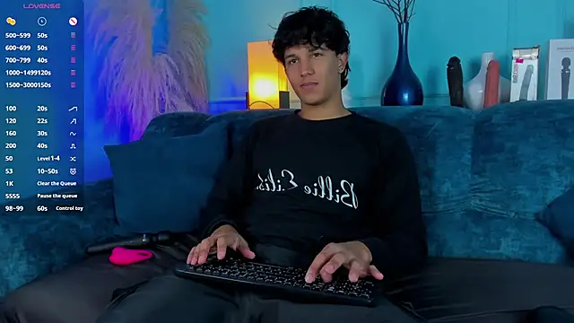 Leo Savage  online show from 12-02-25, 03:41