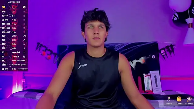 Leo Savage  online show from 10-31-25, 04:20