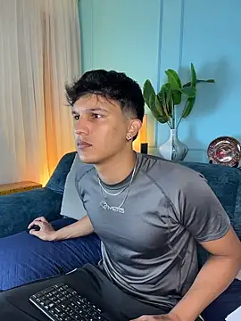 Leo Savage  online show from 04-01-26, 04:03