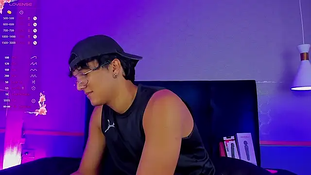 Leo Savage  online show from 11-04-25, 04:16