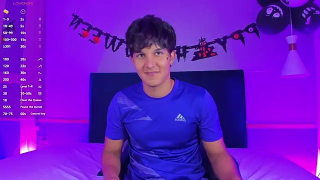 Leo Savage  online show from 10-26-25, 04:13