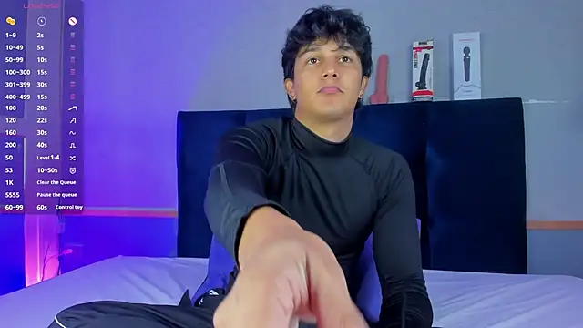 Leo Savage  online show from 11-14-25, 03:54