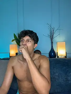 Leo Savage  online show from 03-27-26, 08:26