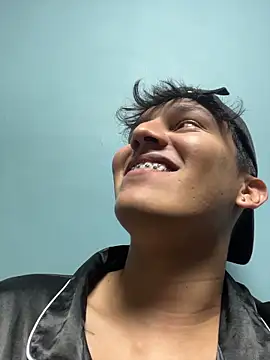 Leo Savage  online show from 03-17-26, 03:42