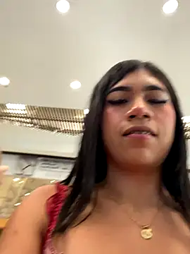 Snapshot of LiaSaenz27 chatting on 09-19-25, 03:38 LiaSaenz27 online show from 09-19-25, 03:38