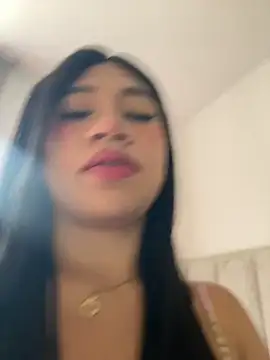 Snapshot of LiaSaenz27 chatting on 10-10-25, 03:35 LiaSaenz27 online show from 10-10-25, 03:35