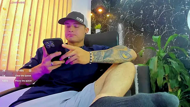 Alexander ferre online show from 09-26-25, 01:29