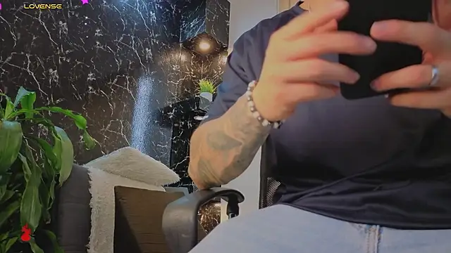 Alexander ferre online show from 01-19-26, 01:15