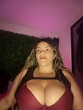 Snapshot of Eva_Luxei chatting on 10-05-25, 11:39 Eva Luxei online show from 10-05-25, 11:39