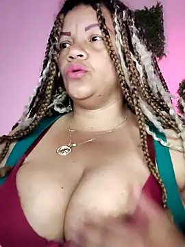 Snapshot of Eva_Luxei chatting on 02-15-26, 05:08 Eva Luxei online show from 02-15-26, 05:08