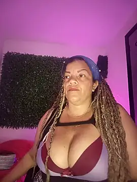 Snapshot of Eva_Luxei chatting on 10-17-25, 01:35 Eva Luxei online show from 10-17-25, 01:35