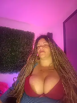 Snapshot of Eva_Luxei chatting on 09-22-25, 12:11 Eva Luxei online show from 09-22-25, 12:11