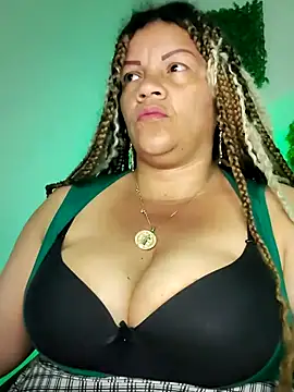 Snapshot of Eva_Luxei chatting on 02-16-26, 06:34 Eva Luxei online show from 02-16-26, 06:34