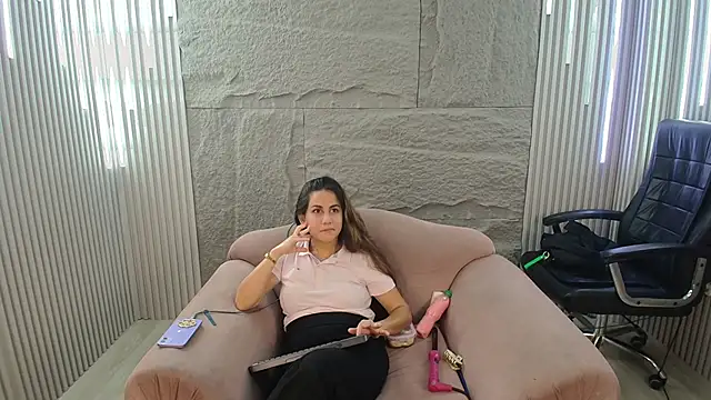 Snapshot of CamileX chatting on 09-11-25, 01:22 CamileX online show from 09-11-25, 01:22