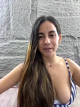 Snapshot of CamileX chatting on 10-16-25, 01:41 CamileX online show from 10-16-25, 01:41