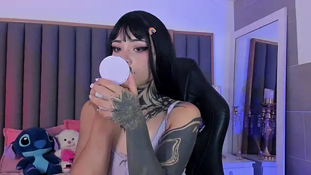 misstomie  online show from 11-10-25, 02:11